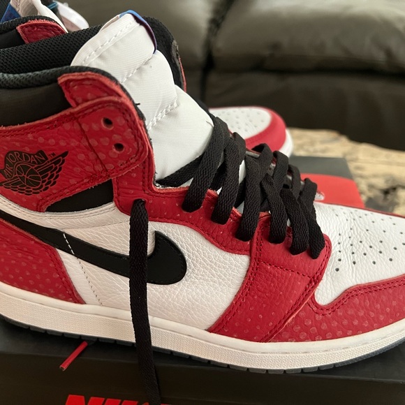 Size 10 - Jordan 1 Retro High OG Origin Story, Spider-Man 2018 Original Spiders - Picture 4 of 7